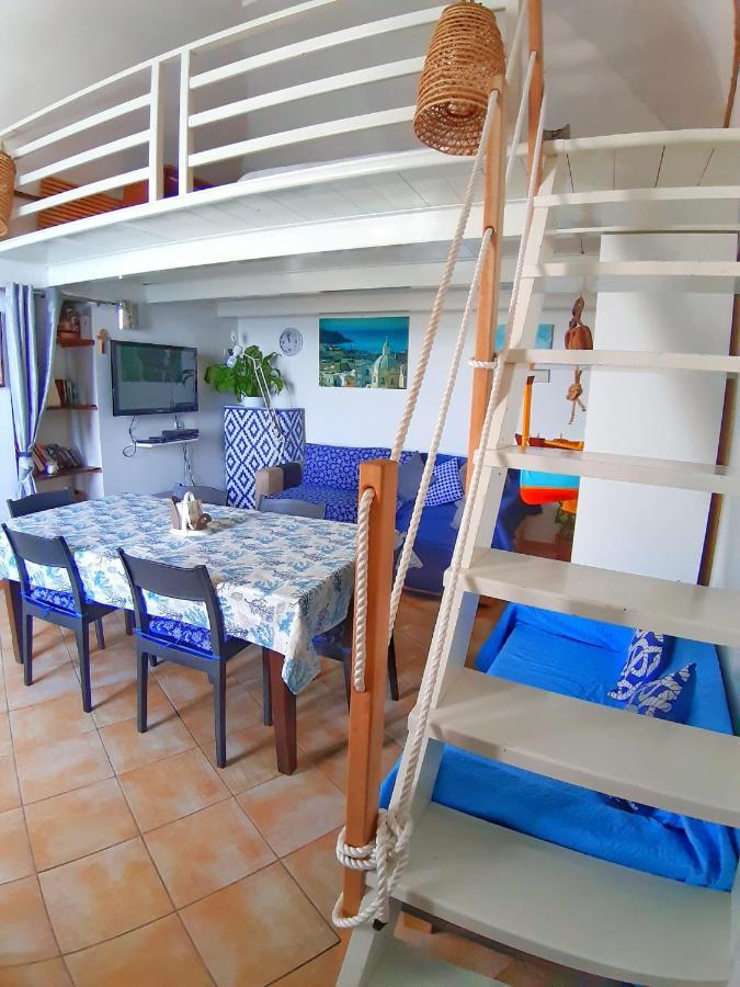 شقة La Casa Azzurra بروسيدا المظهر الخارجي الصورة