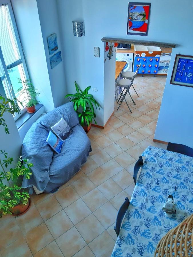 شقة La Casa Azzurra بروسيدا المظهر الخارجي الصورة